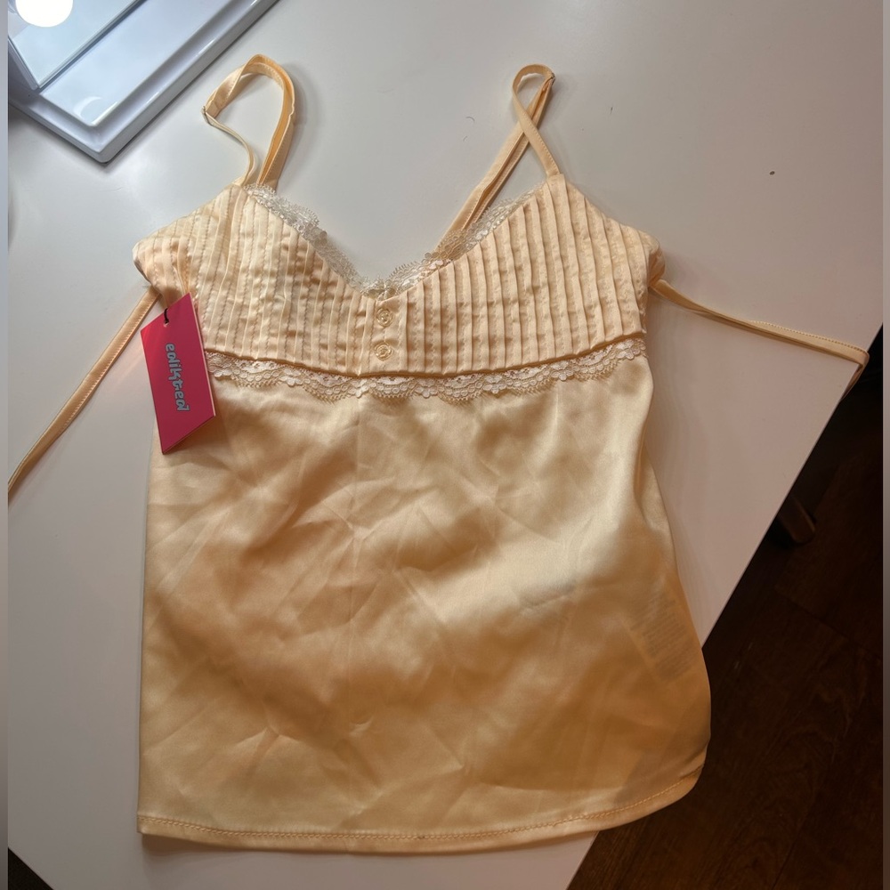 Edikted yellow tank